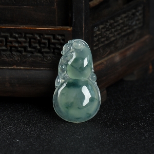 糯冰种飘花翡翠福禄吊坠