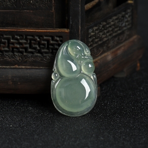 糯种灰绿翡翠福禄吊坠