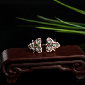 银镶糯冰种翡翠耳钉