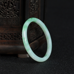 54mm糯种飘翠翡翠贵妃镯