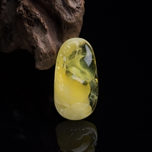 鸡油黄金绞蜜葫芦吊坠