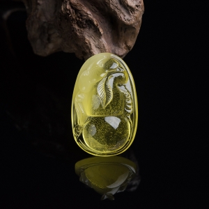 鸡油黄金绞蜜葫芦吊坠