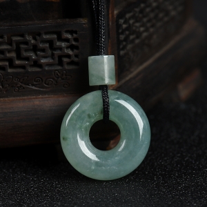 豆种飘花翡翠平安扣吊坠