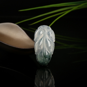 糯冰种飘花翡翠金枝玉叶吊坠