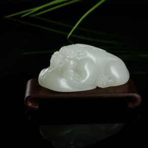 籽料和田白玉貔貅吊坠