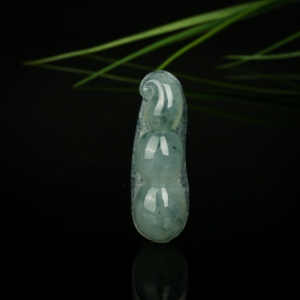 糯种飘花翡翠连中三元吊坠