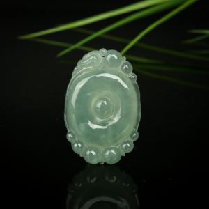 糯种灰绿翡翠福贝吊坠