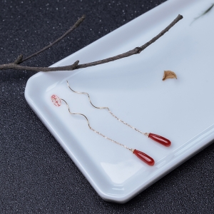 18K金镶沙丁正红珊瑚耳坠