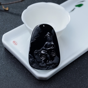 糯冰种墨翠观音吊坠