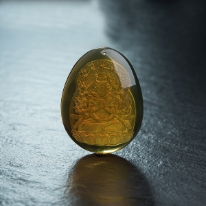 墨西哥蓝珀千手观音吊坠