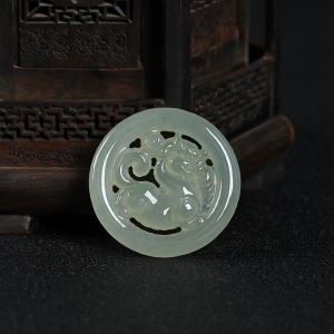 糯冰种深绿翡翠麒麟吊坠