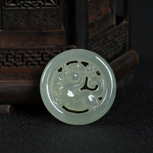 糯冰种深绿翡翠麒麟吊坠