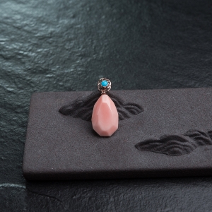 18K金镶深水粉红珊瑚吊坠