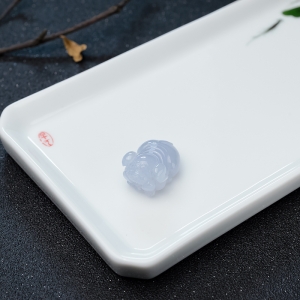 糯种翡翠招财猪吊坠