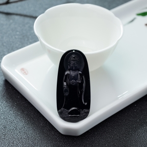 糯冰种墨翠大日如来吊坠