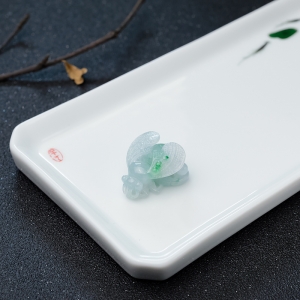 糯种飘翠翡翠蜜蜂吊坠