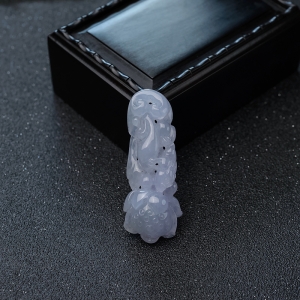 糯冰种浅紫色翡翠连生贵子吊坠