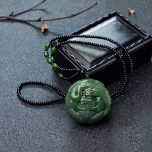 山料和田碧玉一鹭莲升吊坠