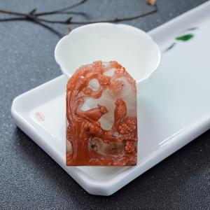 冻料南红喜上眉俏吊坠