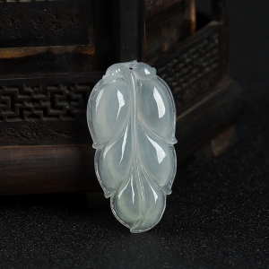 糯种翡翠金枝玉叶吊坠