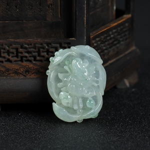 糯冰种飘花翡翠一品清廉吊坠