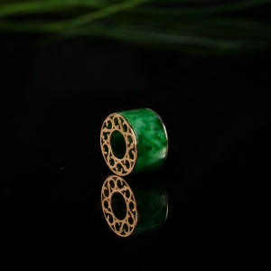 18k糯种飘翠翡翠路路通吊坠