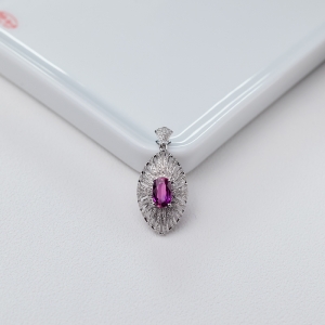 18K金镶钻无烧红宝石吊坠