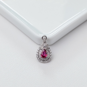 18K金镶钻无烧鸽血红红宝石吊坠