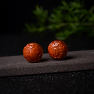 冰飘料南红雕花圆珠套装（两件）