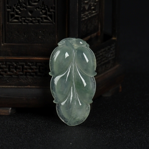糯种飘花翡翠金枝玉叶吊坠
