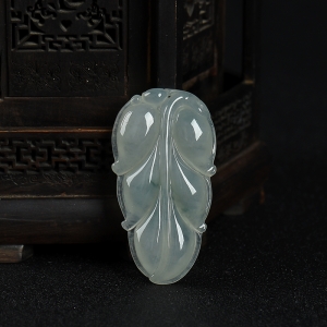 糯种飘花翡翠金枝玉叶吊坠