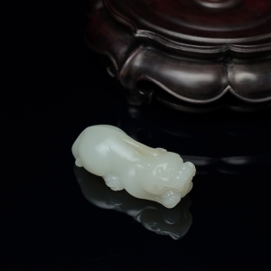 山料和田白玉貔貅吊坠