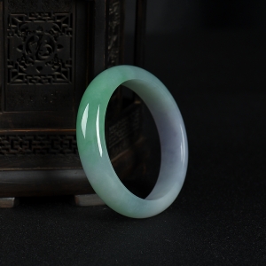 57.5mm糯种春带彩翡翠手镯