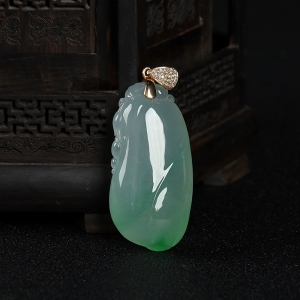 18K糯冰种飘翠翡翠福瓜吊坠