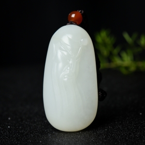 山料和田白玉关公吊坠