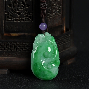 糯种飘翠翡翠如意吊坠