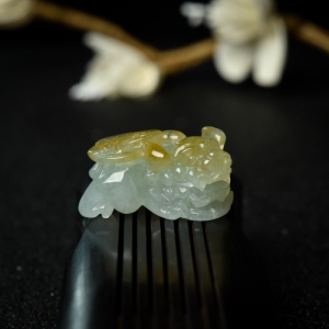 糯种俏色翡翠貔貅吊坠
