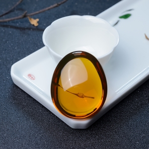 棕珀随形吊坠