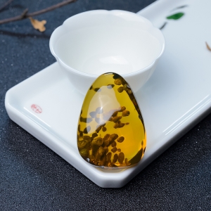 棕珀随形吊坠