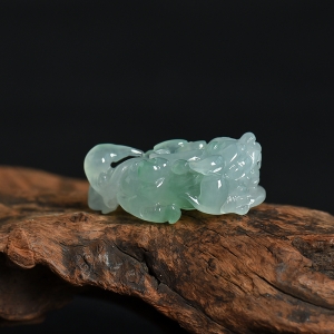 糯冰种飘花翡翠貔貅吊坠
