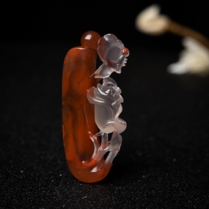 冰飘料南红蝶恋花吊坠