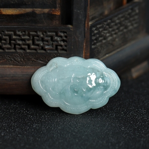 糯种飘花翡翠福吊坠