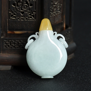 糯种翡翠鼻烟壶