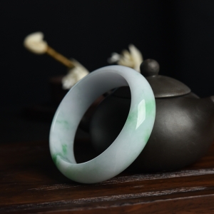 60mm糯种飘翠翡翠平安镯