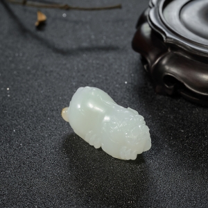 山料和田白玉貔貅吊坠