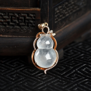 18K冰种翡翠福禄吊坠