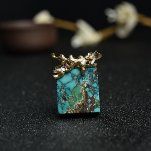 18K金镶钻瓷乌兰花蓝绿绿松石吊坠