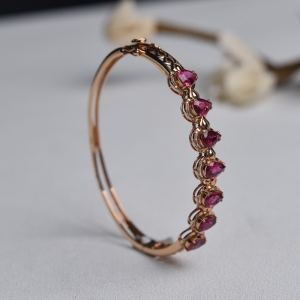 56mm18K金镶钻玫红碧玺手镯