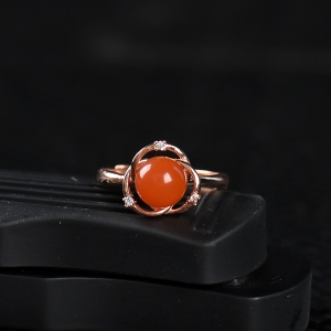 银镶樱桃红南红戒指