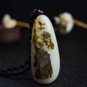 山料俏色和田玉喜上眉梢吊坠